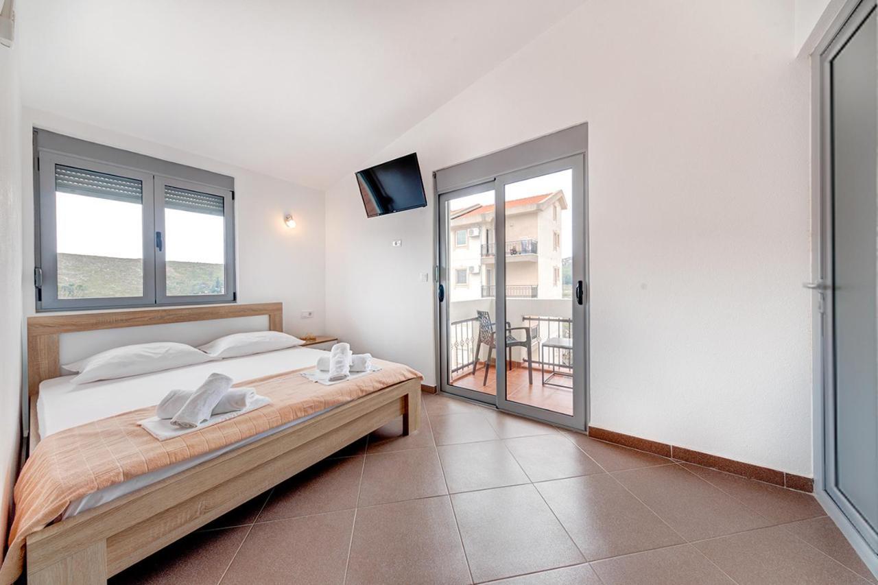 Delfin Apartments Sutomore Ngoại thất bức ảnh