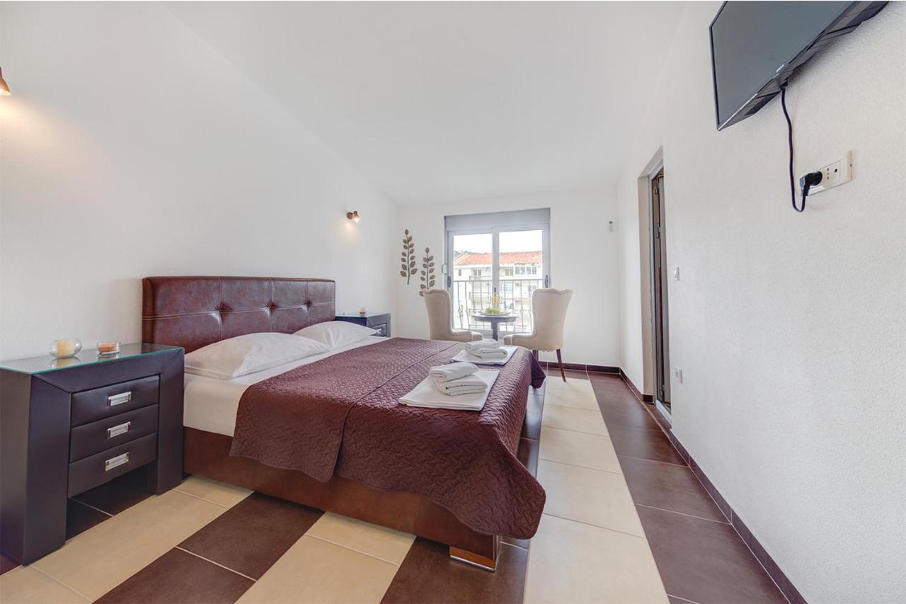 Delfin Apartments Sutomore Ngoại thất bức ảnh