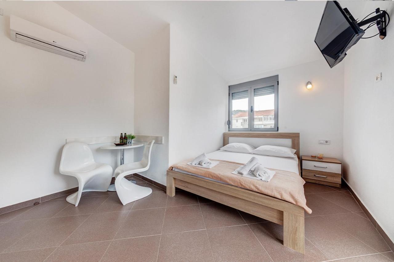 Delfin Apartments Sutomore Ngoại thất bức ảnh