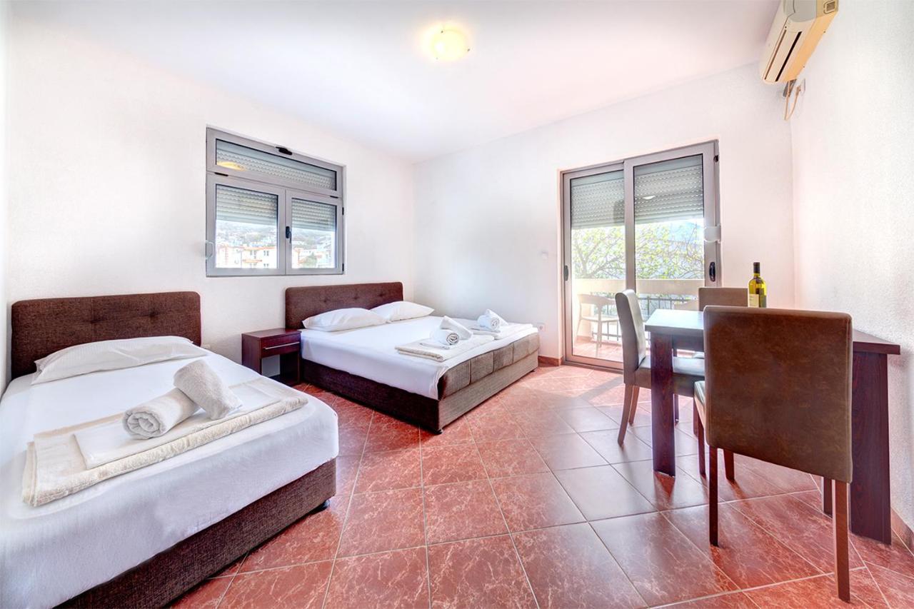 Delfin Apartments Sutomore Ngoại thất bức ảnh