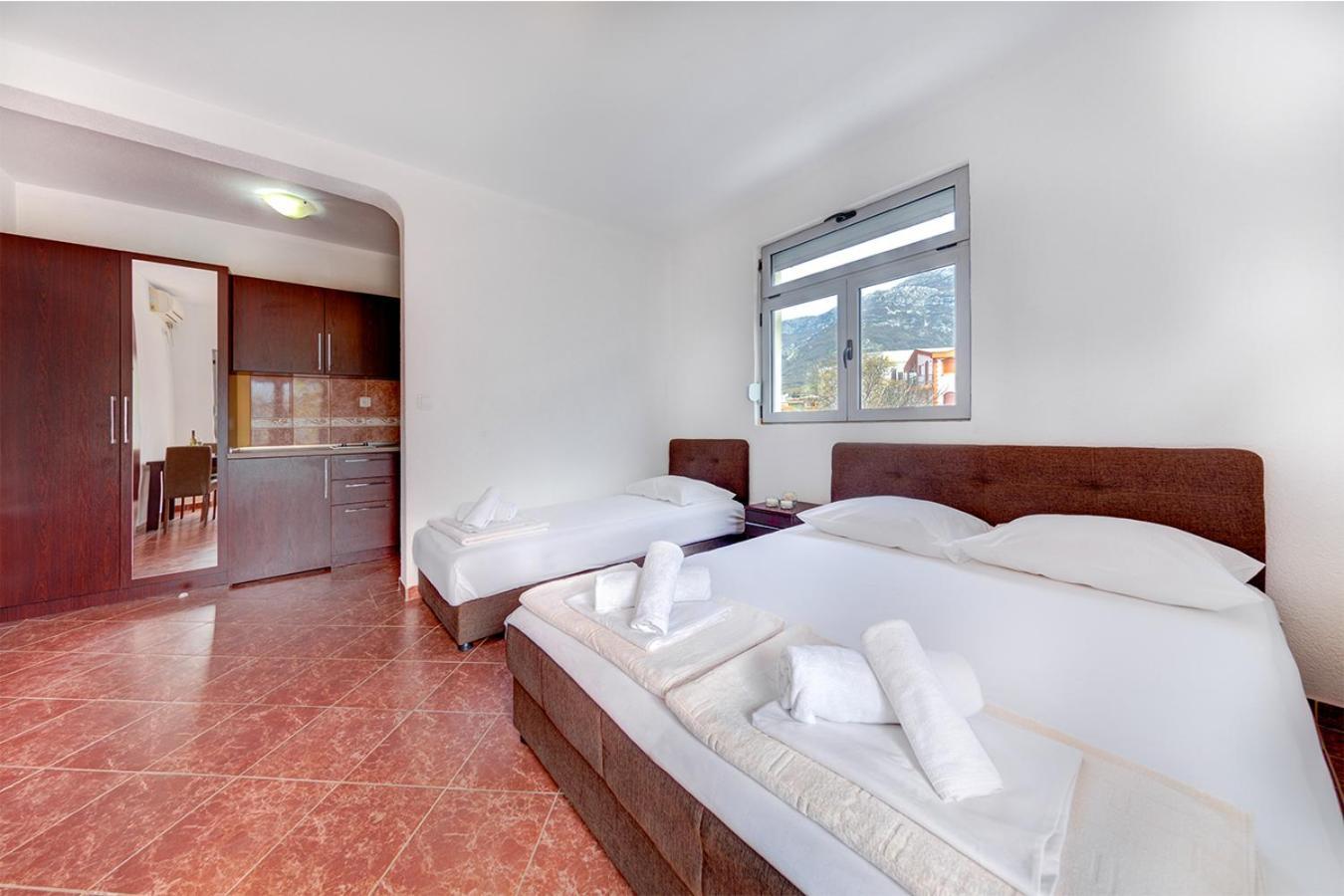 Delfin Apartments Sutomore Phòng bức ảnh