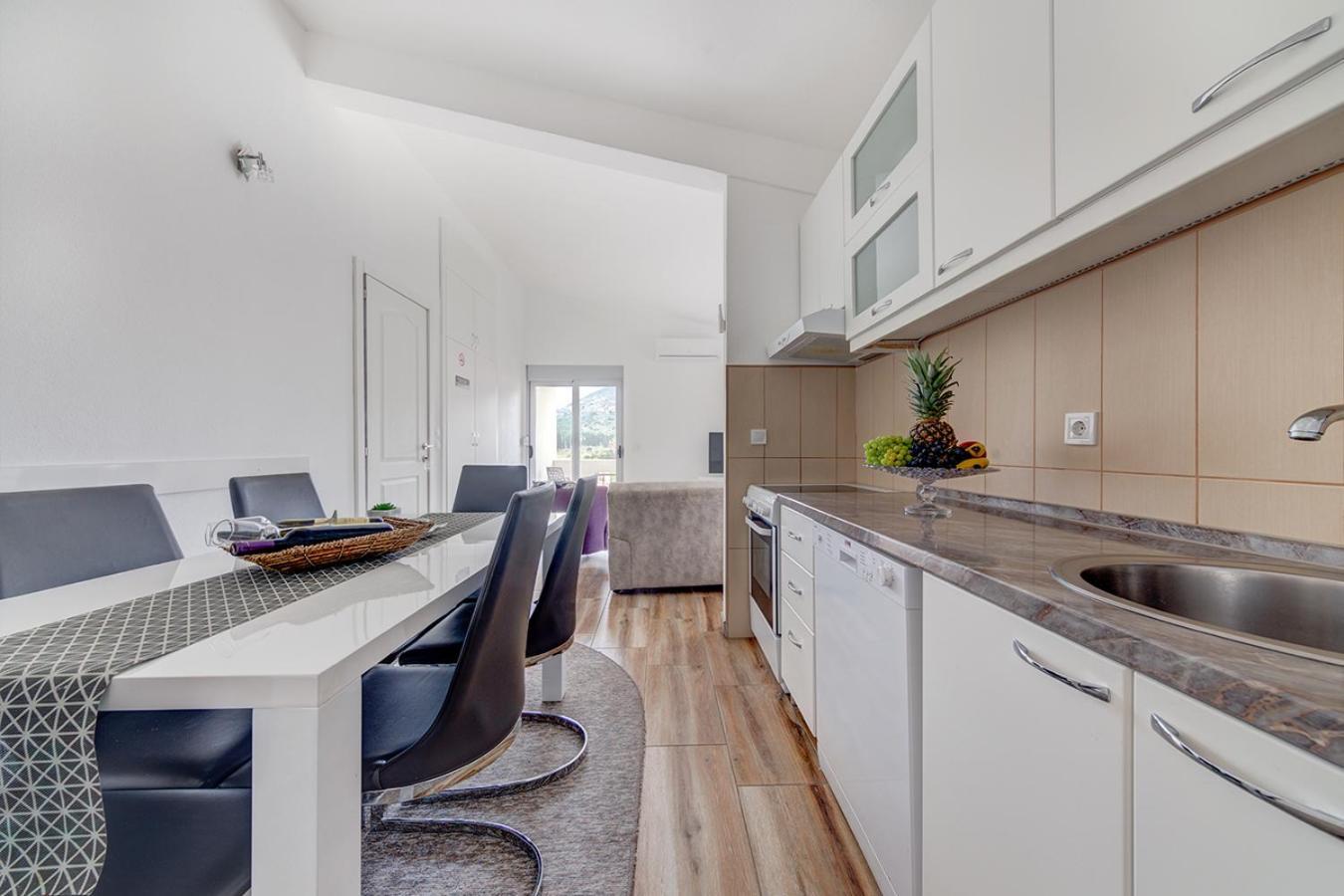 Delfin Apartments Sutomore Phòng bức ảnh