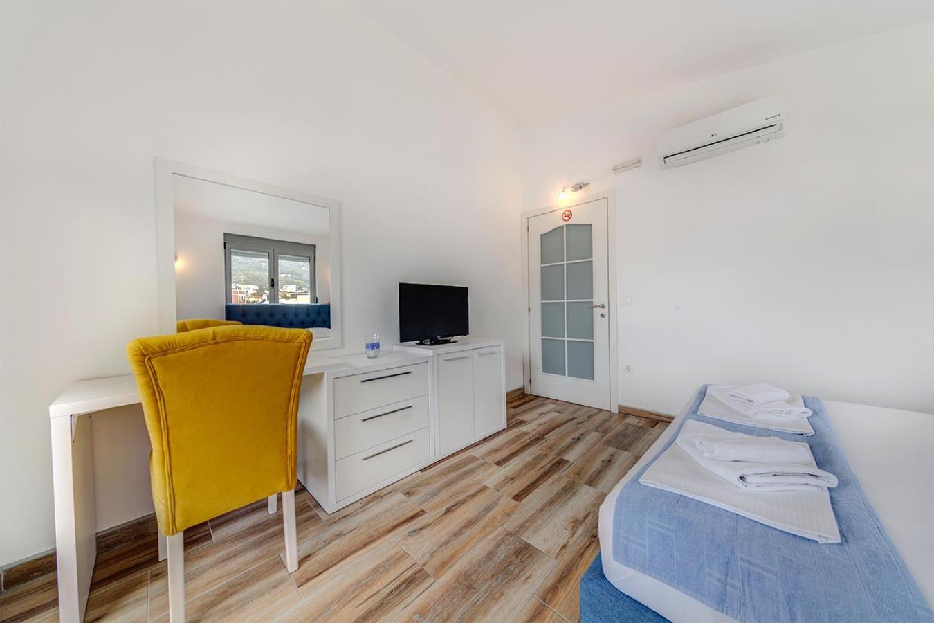 Delfin Apartments Sutomore Phòng bức ảnh